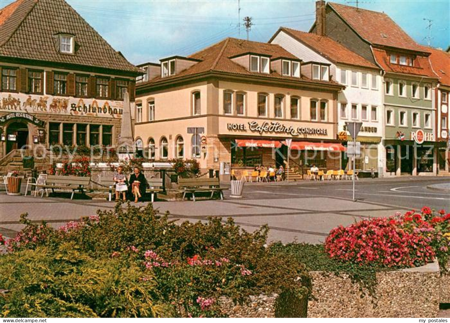 73685965 Bad Koenigshofen Marktplatz mit Schlundhaus Bad Koenigshofen