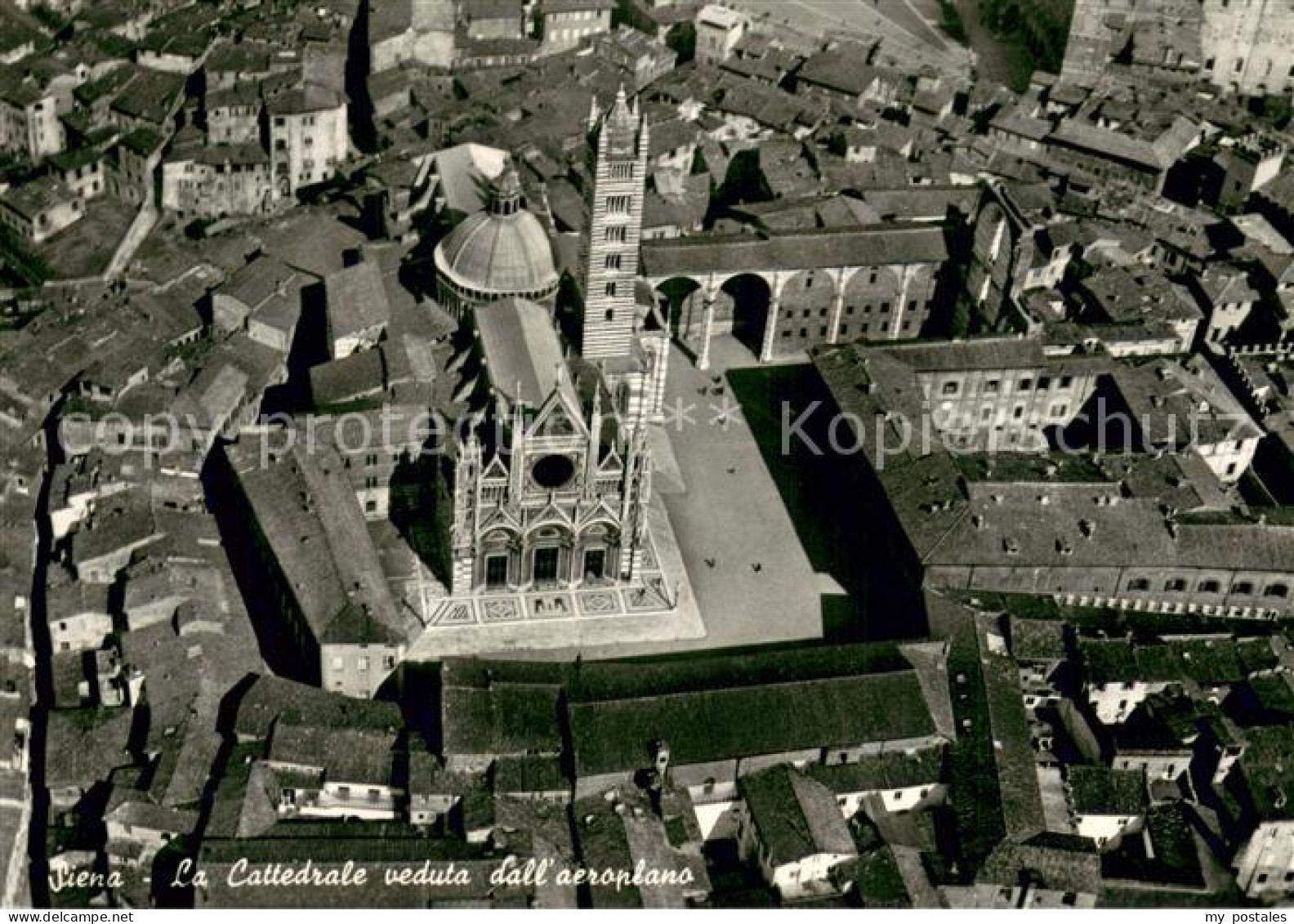 73714816 Siena La Cattedrale veduta dall aeroplano Siena