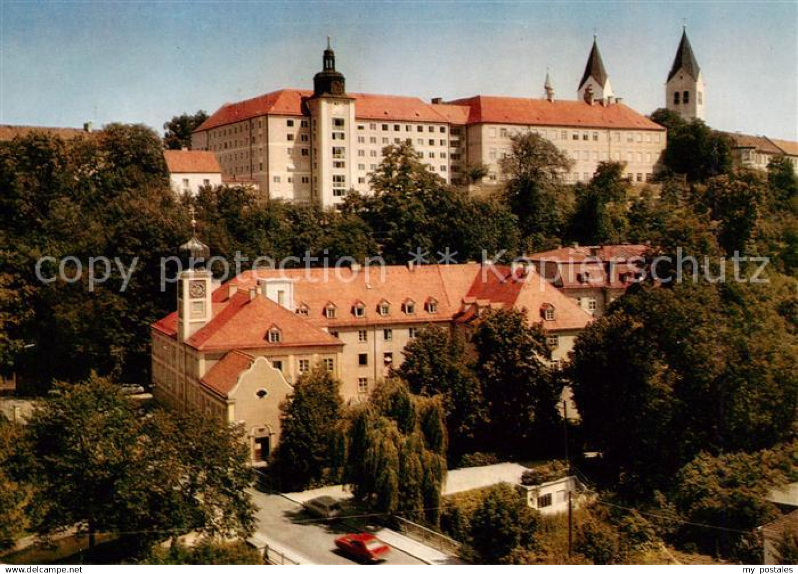 73863454 Freising Oberbayern Blick zum Domberg Freising Oberbayern