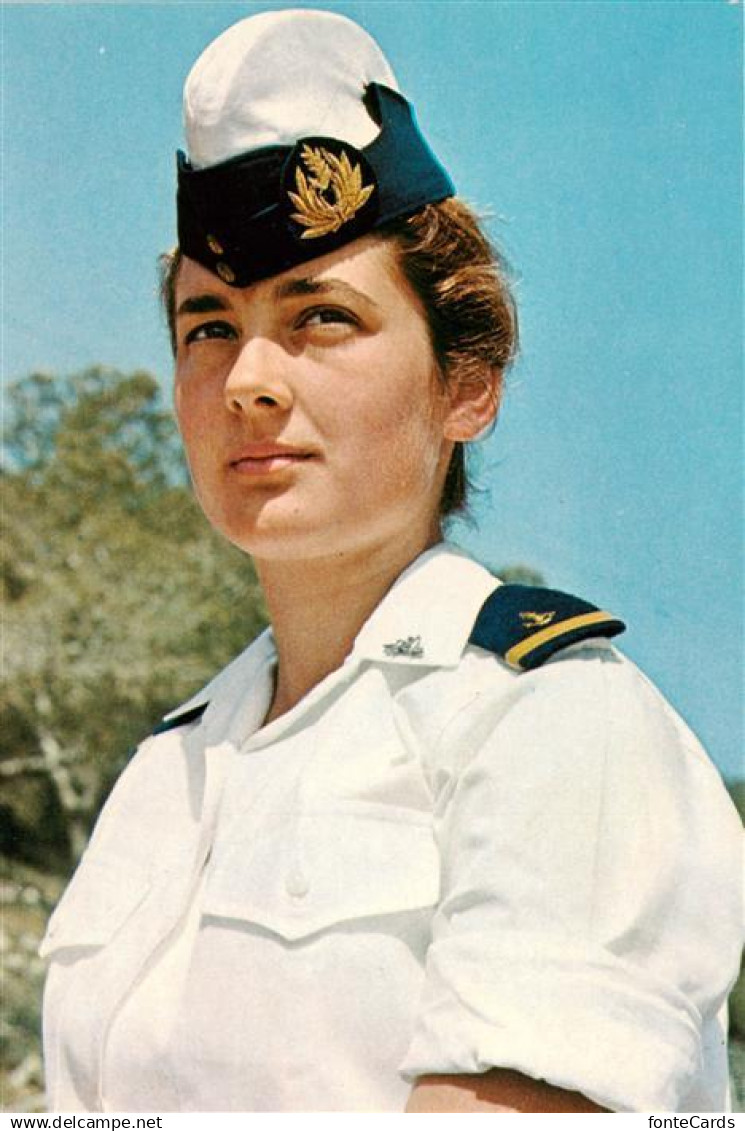 73919028 Israel A Woman Officer of the Israel Navy