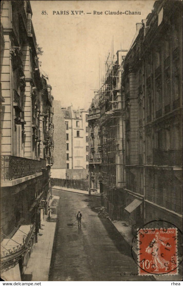 75 - PARIS - arrondissement 16 - rue Claude Chanu - échaffaudage