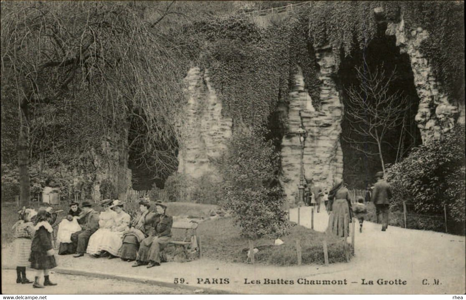 75 - PARIS - arrondissement 19 - Les Buttes Chaumont