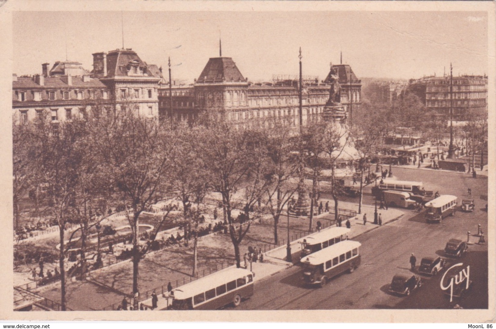 75 - PARIS - PLACE DE LA REPUBLIQUE  - GARE ROUTIERE BUS AUTO CAR -  10 EME ARRONDISSEMENT