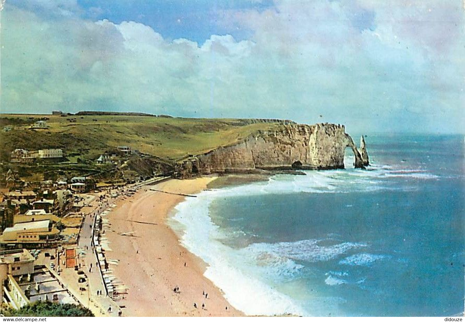 76 - Etretat - Les falaises et la plage - Flamme Postale de Etretat - CPM - Voir Scans Recto-Verso