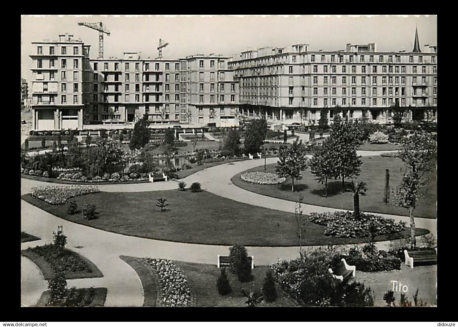 76 - Le Havre - Square Saint Roch - CPSM grand format - Carte Neuve - Voir Scans Recto-Verso