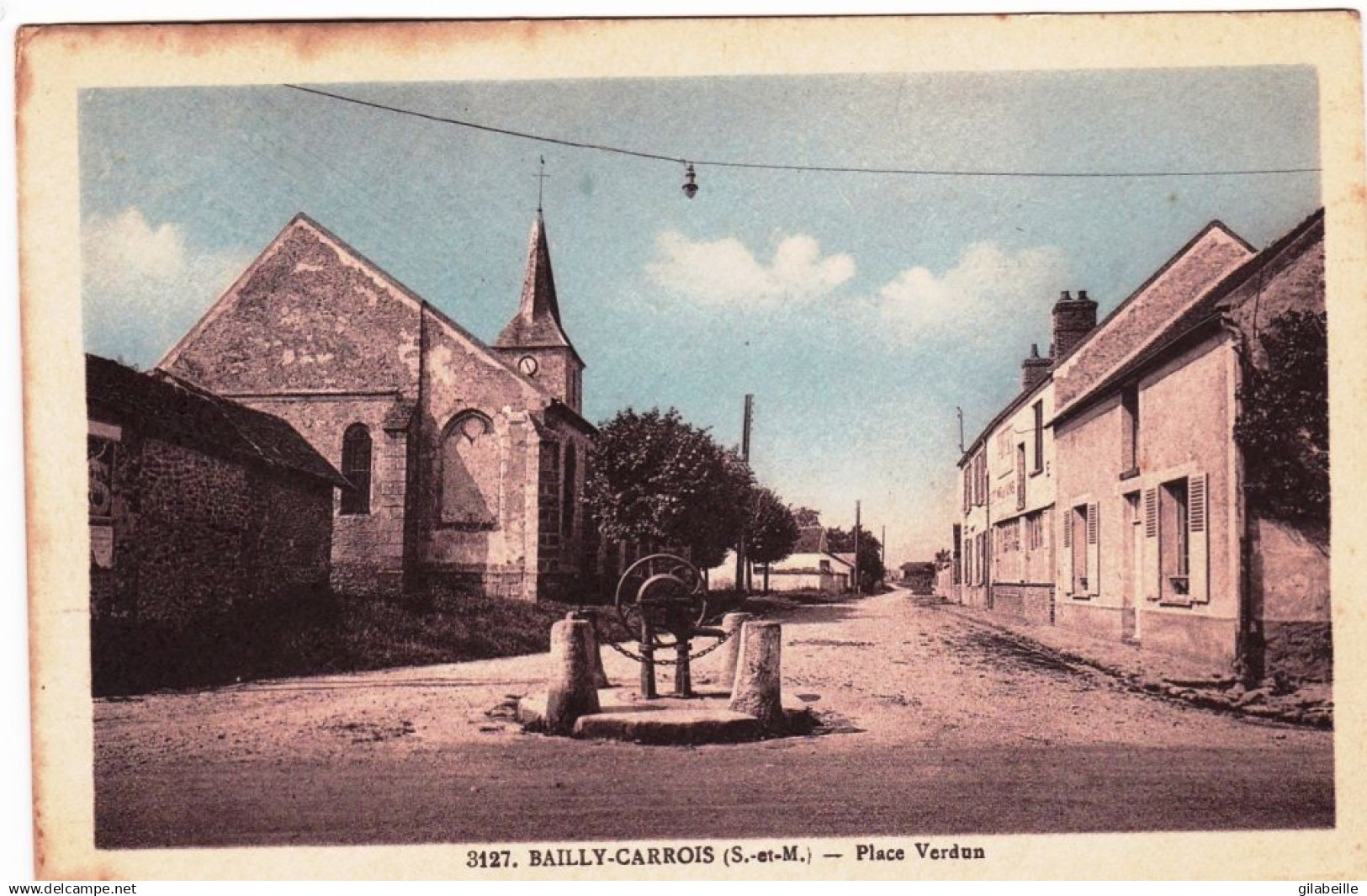 77 - seine et marne - BAILLY - CARROIS - place Verdun ( fontaine , pompe a eau )