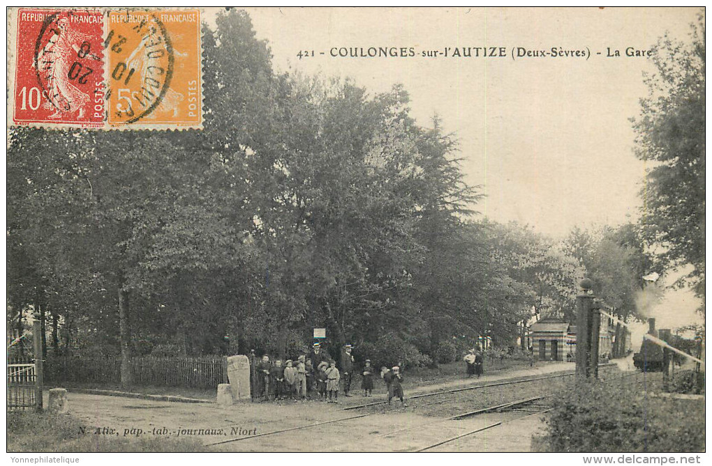 79 - COULONGES SUR L'AUTIZE - gare - chemin de fer - train