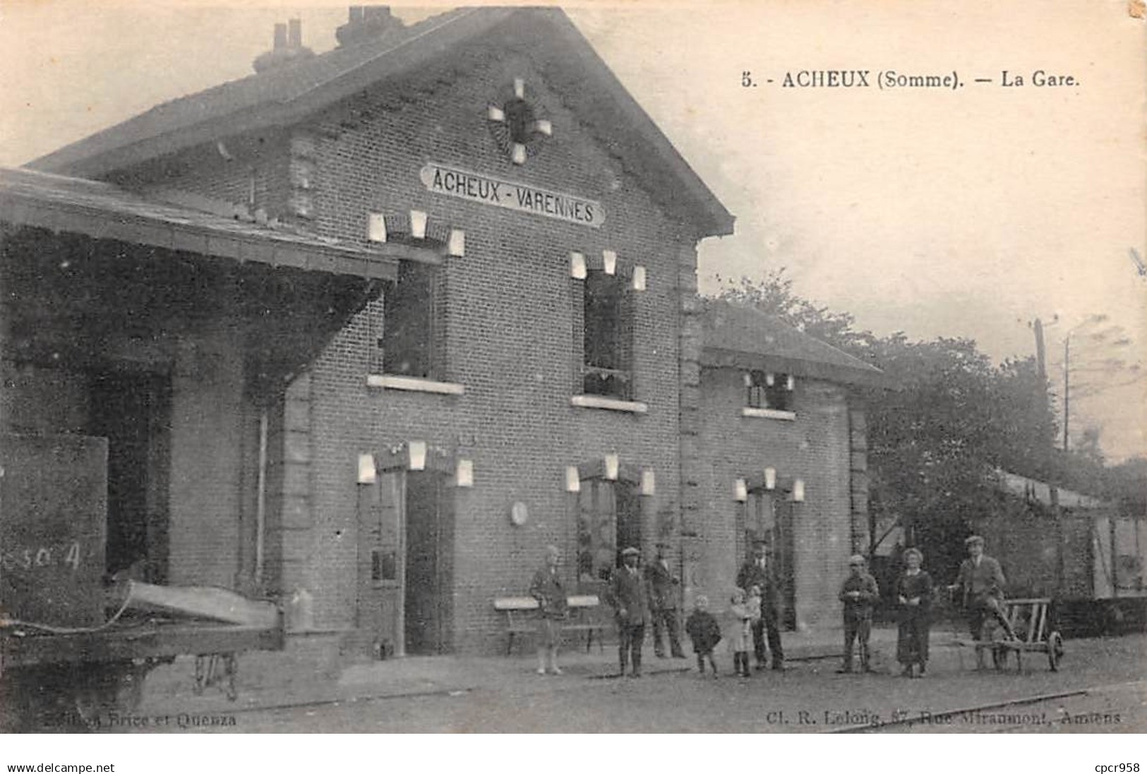 80 .n° 108967 .  acheux en amienois . la gare .vue generale .