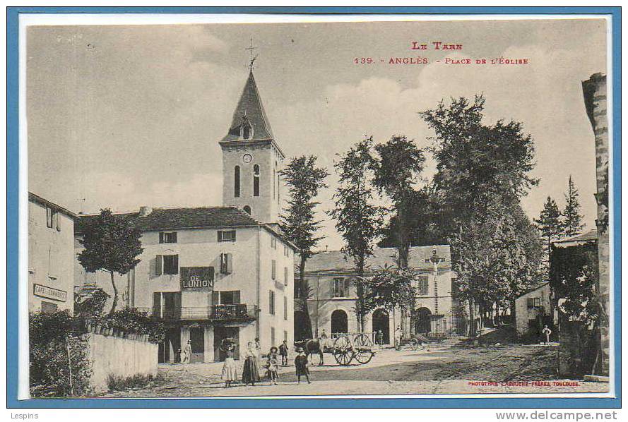 81 - ANGLES -- Place de l'Eglise