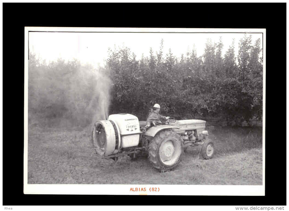 82 - ALBIAS - traitement des pommes golden - tracteur