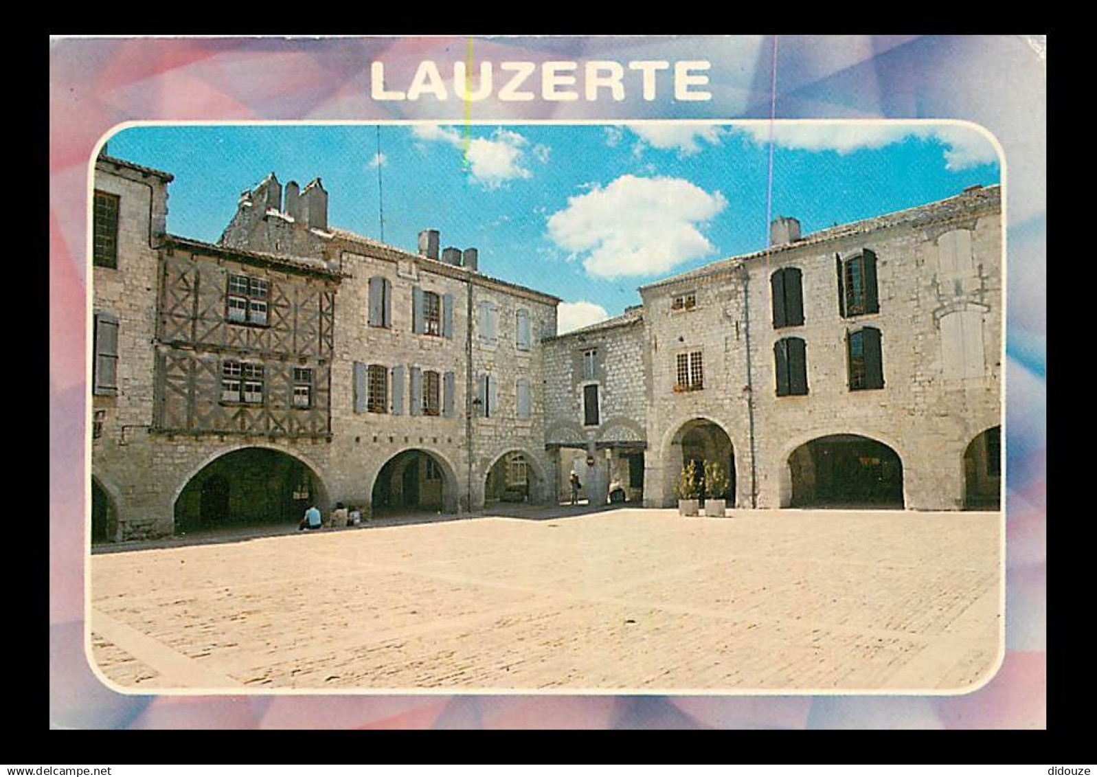 82 - Lauzerte - La Place - CPM - Voir Scans Recto-Verso