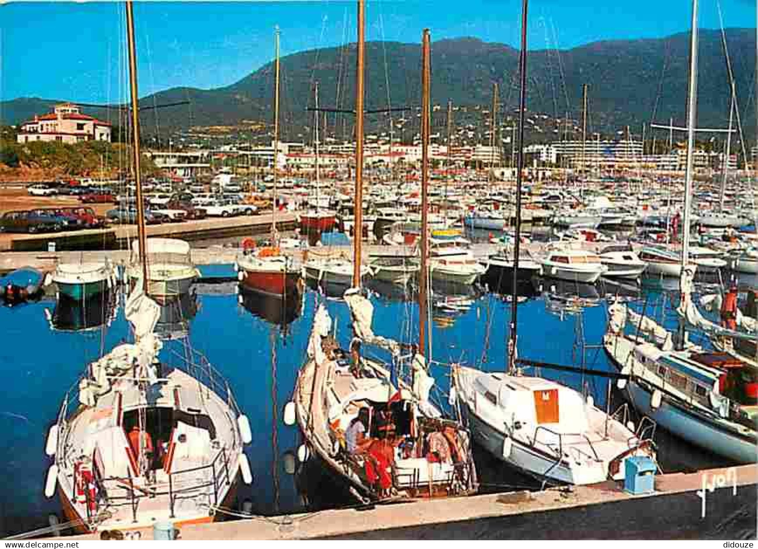 83 - Cavalaire sur Mer - Le nouveau Port - Bateaux - CPM - Voir Scans Recto-Verso