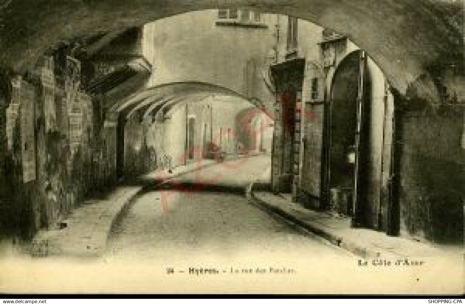 83 - HYERES - LA RUE DES PORCHES