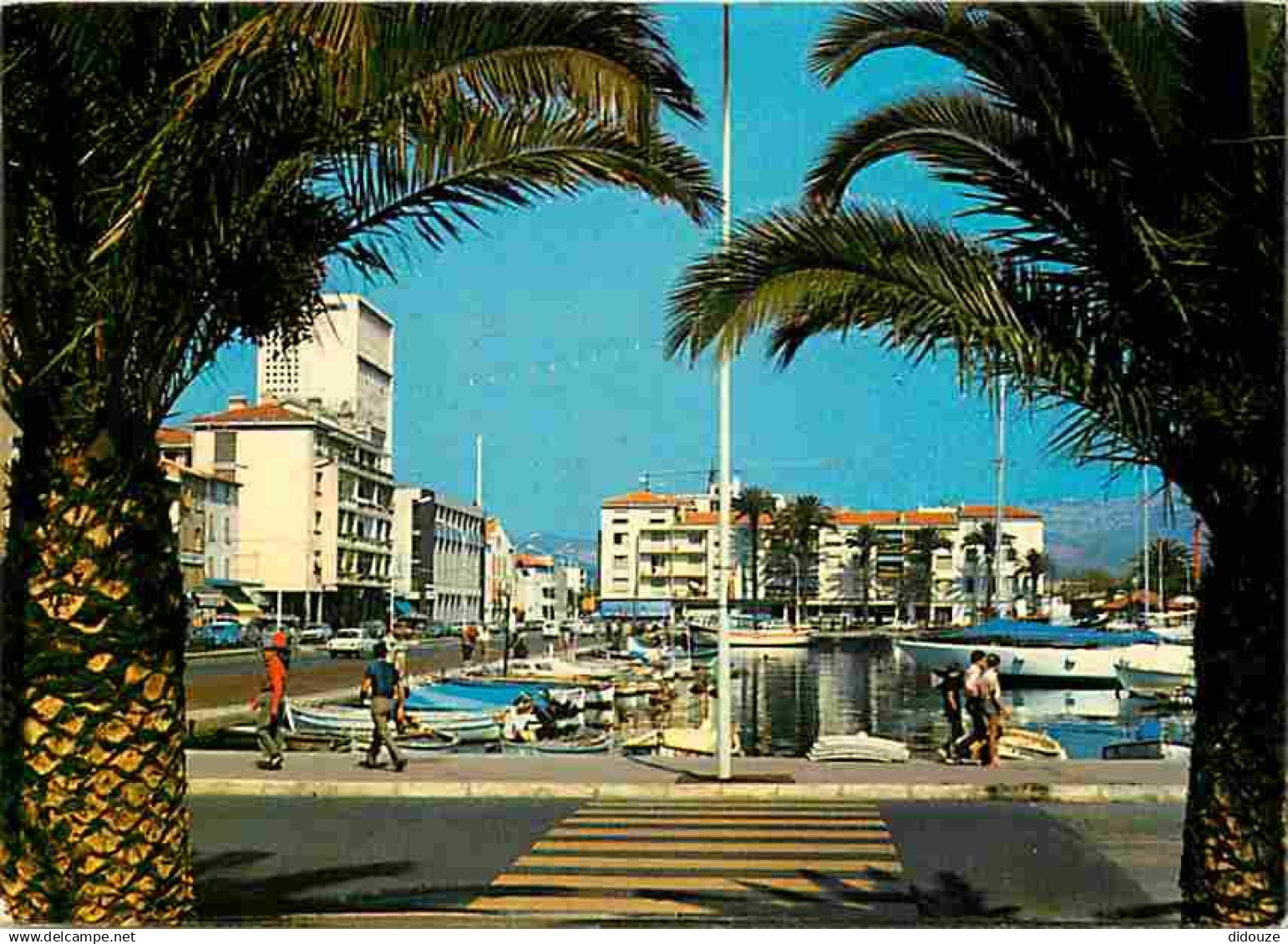 83 - La Seyne sur Mer - Le Quai Saturnin Fabre - La Mairie - CPM - Voir Scans Recto-Verso