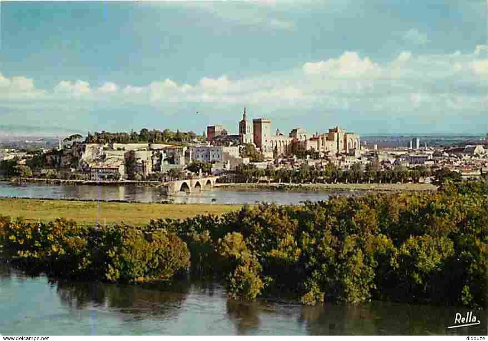 84 - Avignon - Le Pont Saint Bénézet - Le Palais des Papes - Le rocher des Doms vus de la tour Philippe le Bel - CPM - V