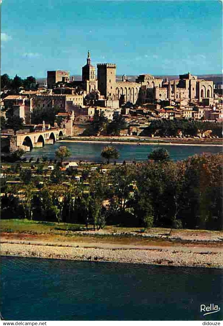 84 - Avignon - Le Pont Saint Bénézet - Le Petit Palais et le Palais des Papes vus de la Tour Philippe le Bel - Flamme Po