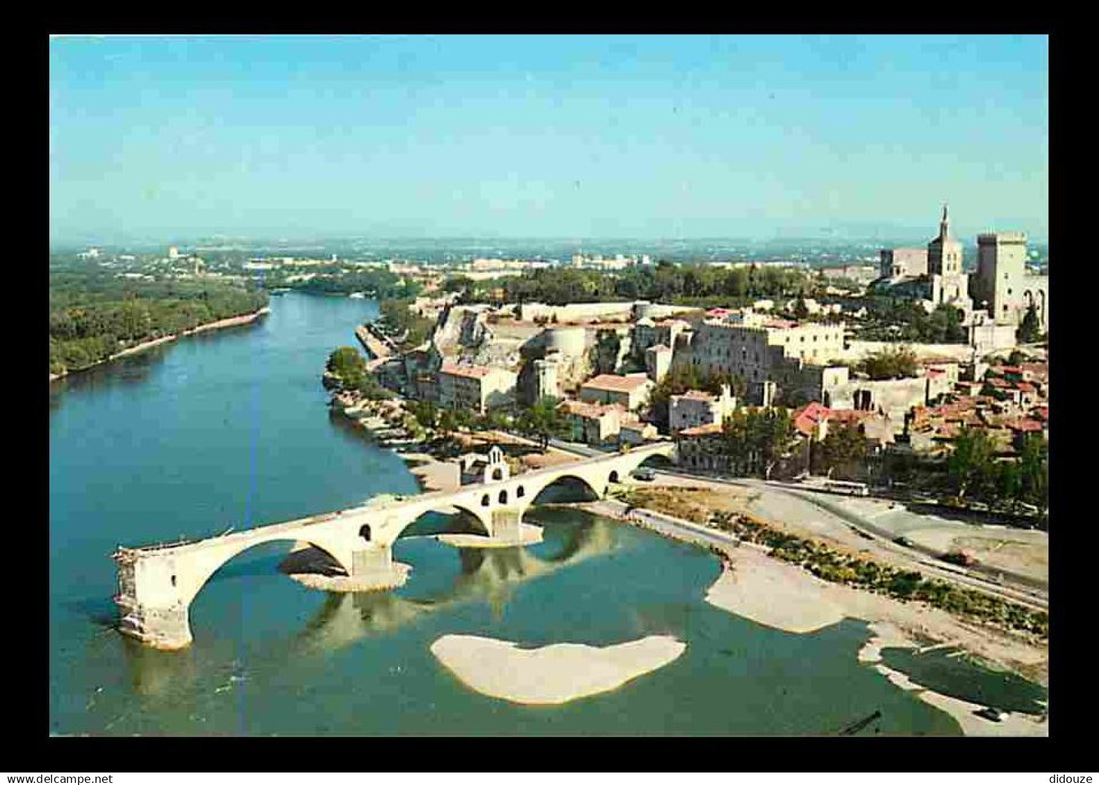 84 - Avignon - Vue aérienne du Pont St-Bénézet et du Petit Palais - Carte Neuve - CPM - Voir Scans Recto-Verso