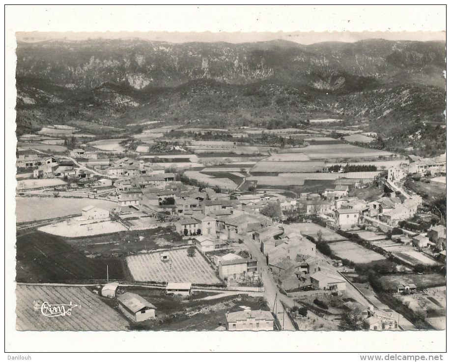 84 // CABRIERES D AIGUES    vue générale aérienne