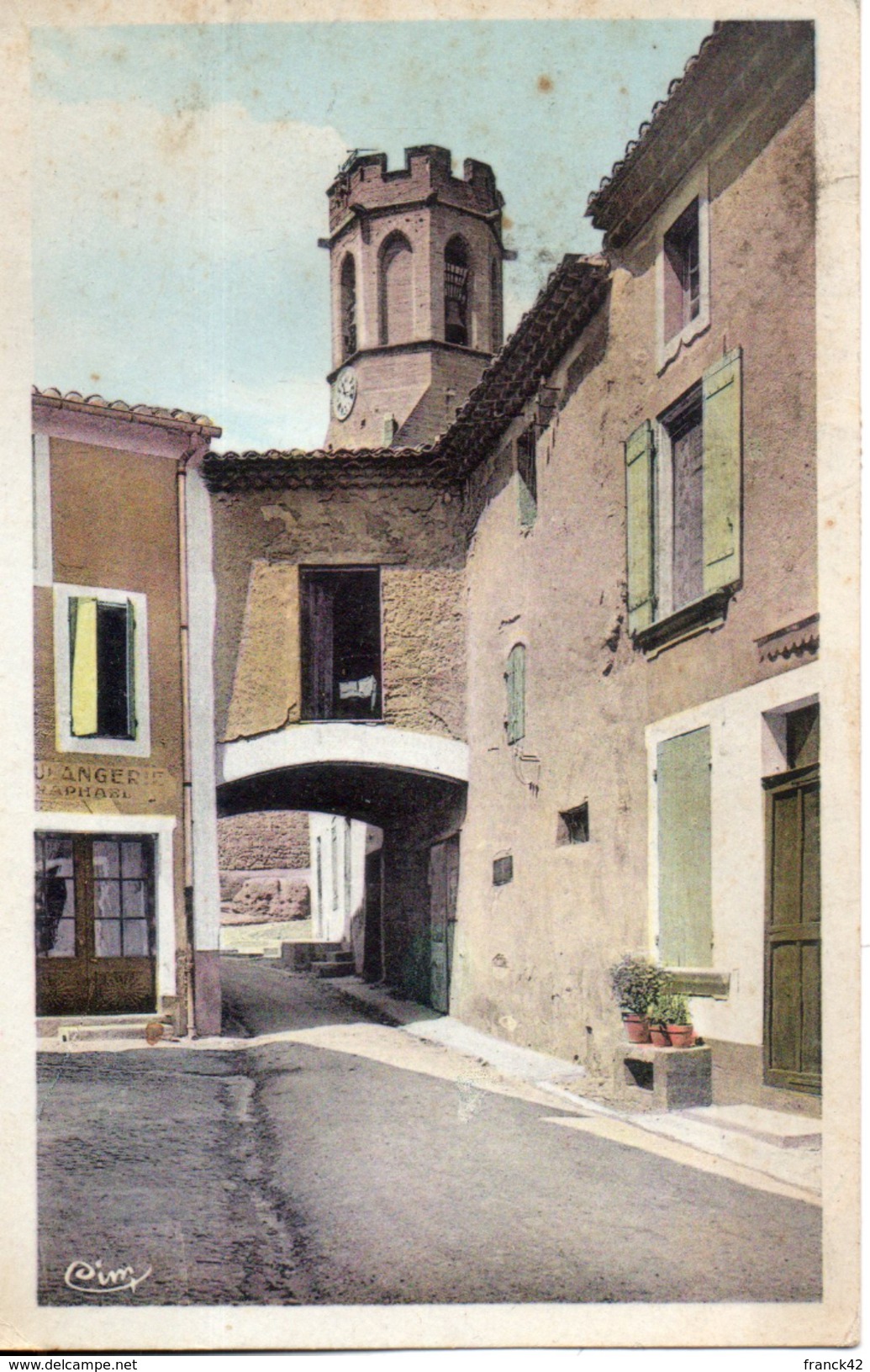 84. entraigues sur  sorgue. le soustet et l'eglise