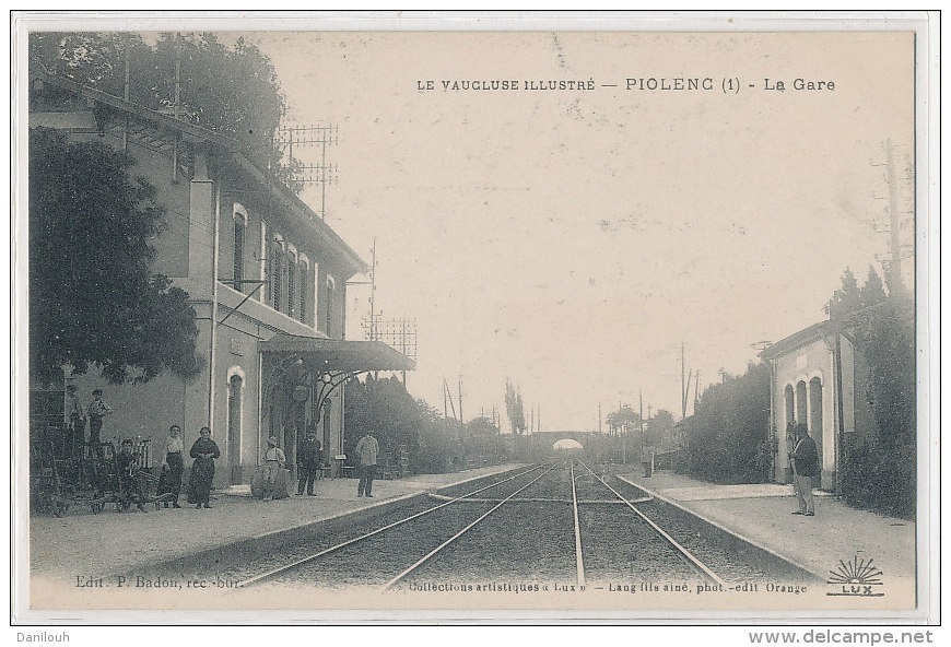 84 // PIOLENC   LA GARE   vue intérieure