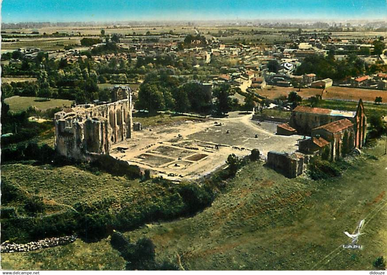 85 - Maillezais - L'Abbaye Saint Pierre - Vue aérienne - CPM - Voir Scans Recto-Verso