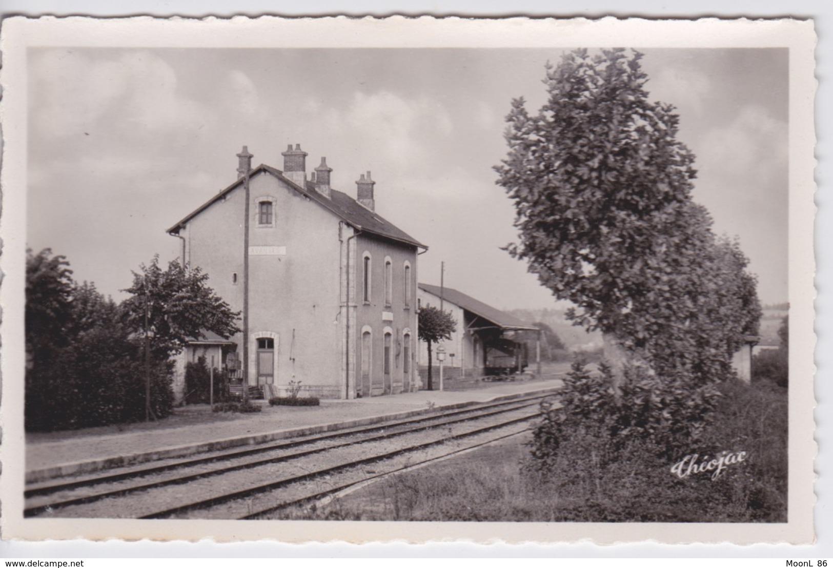 86 - AVAILLES LIMOUZINE - LA GARE