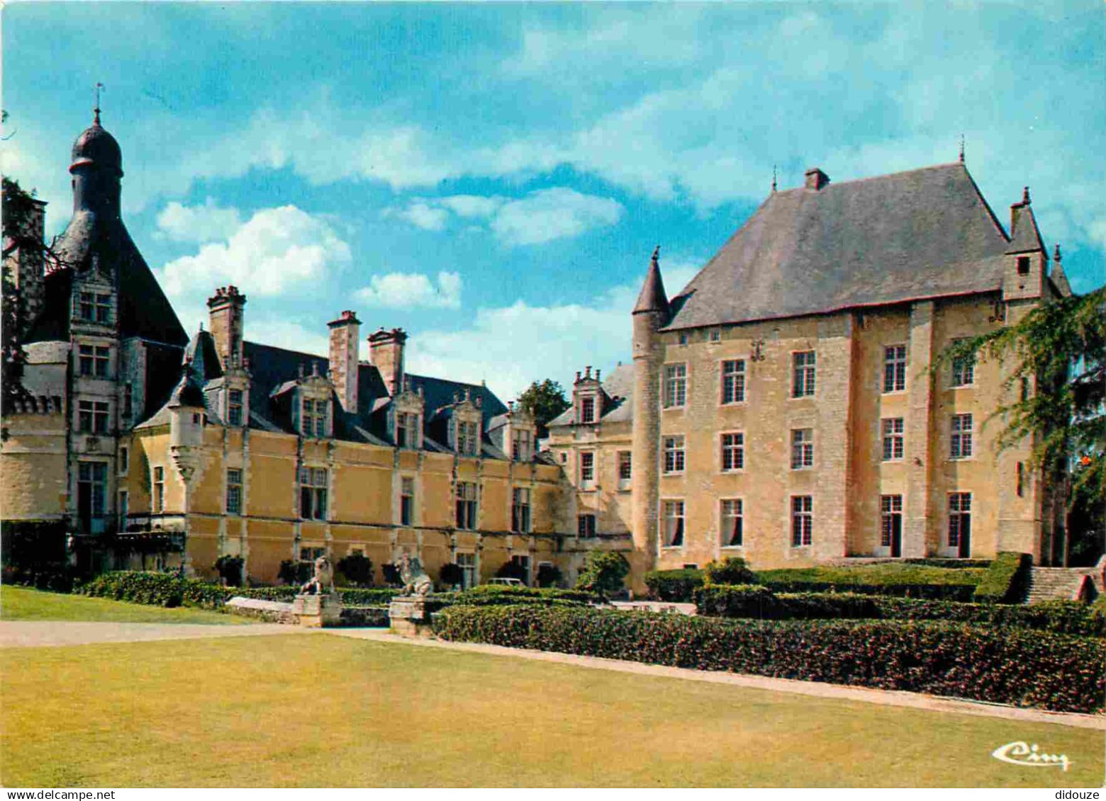 86 - Bonnes - Château de Touffou - CPM - Voir Scans Recto-Verso