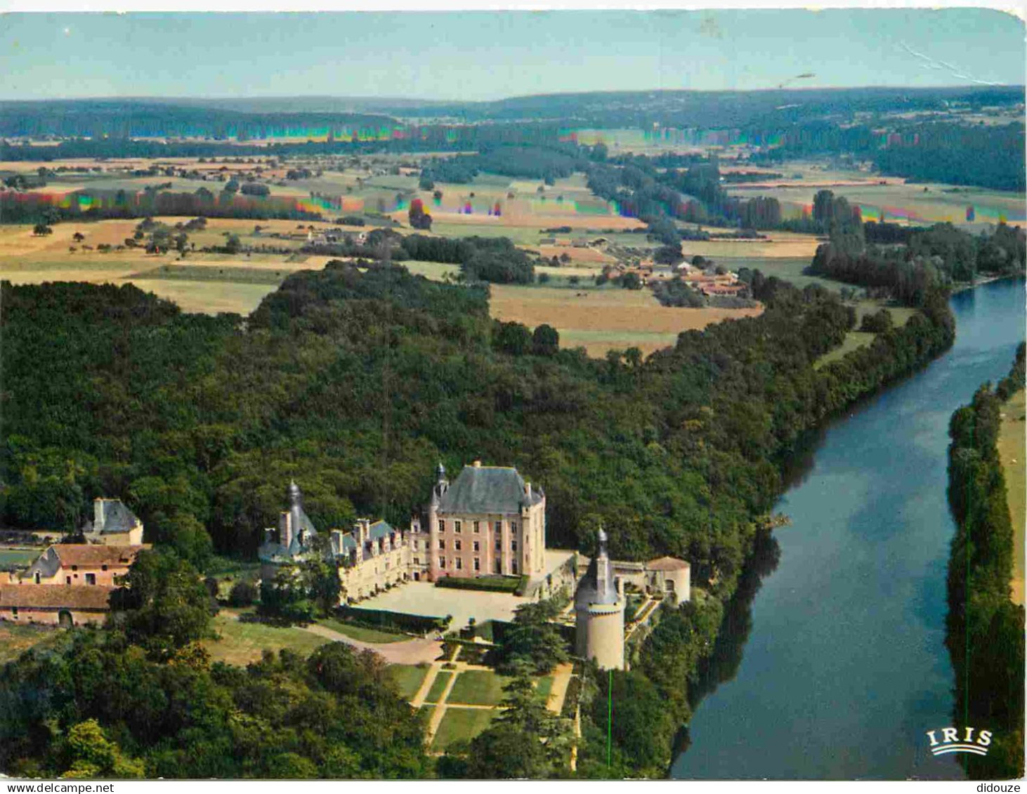 86 - Bonnes - Château de Touffou - Vue aérienne - CPM - Voir Scans Recto-Verso