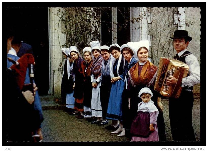 86 Gençay groupe folklorique accordeon D86D K86103K C86103C RH074197