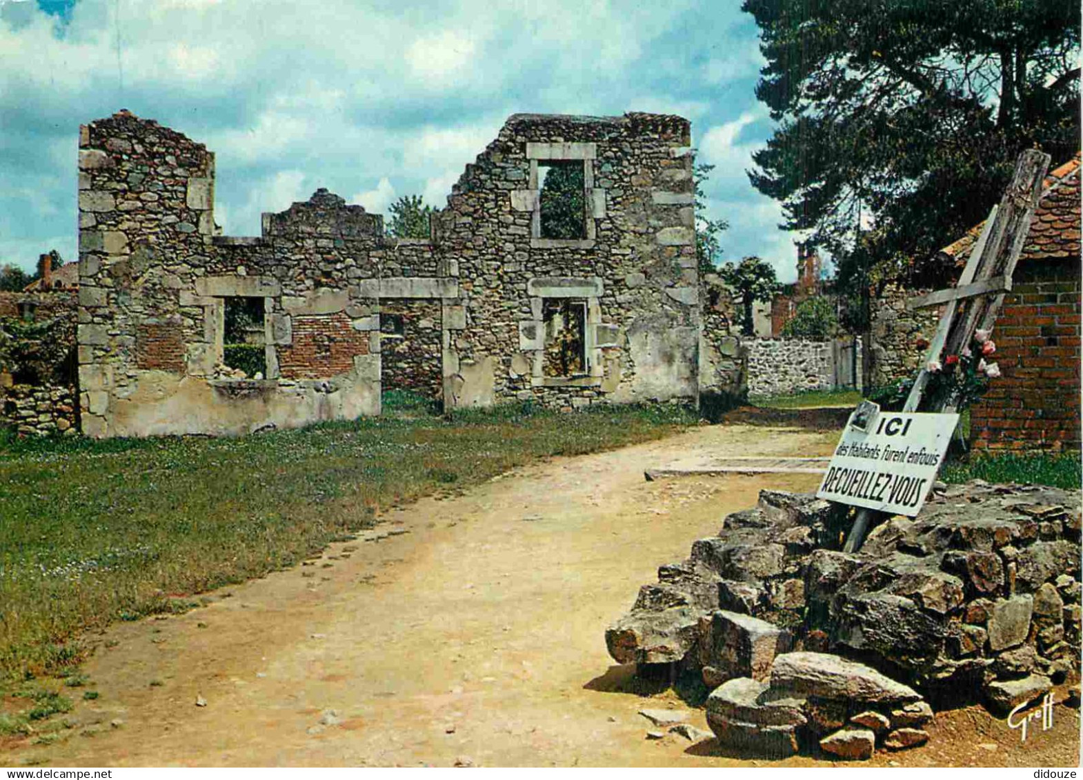 87 - Oradour sur Glane - Cité Martyre - Puits - CPM - Voir Scans Recto-Verso