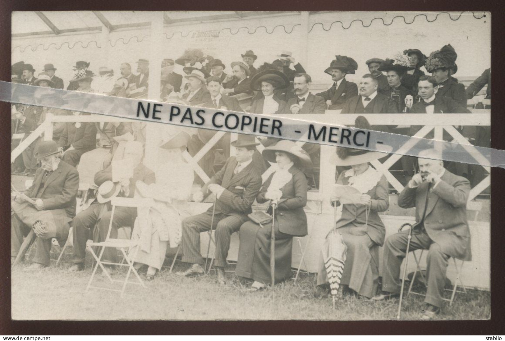 88 - CONTREXEVILLE - TRIBUNES DES COURSES HIPPIQUES - 4 CARTES PHOTOS ORIGINALES