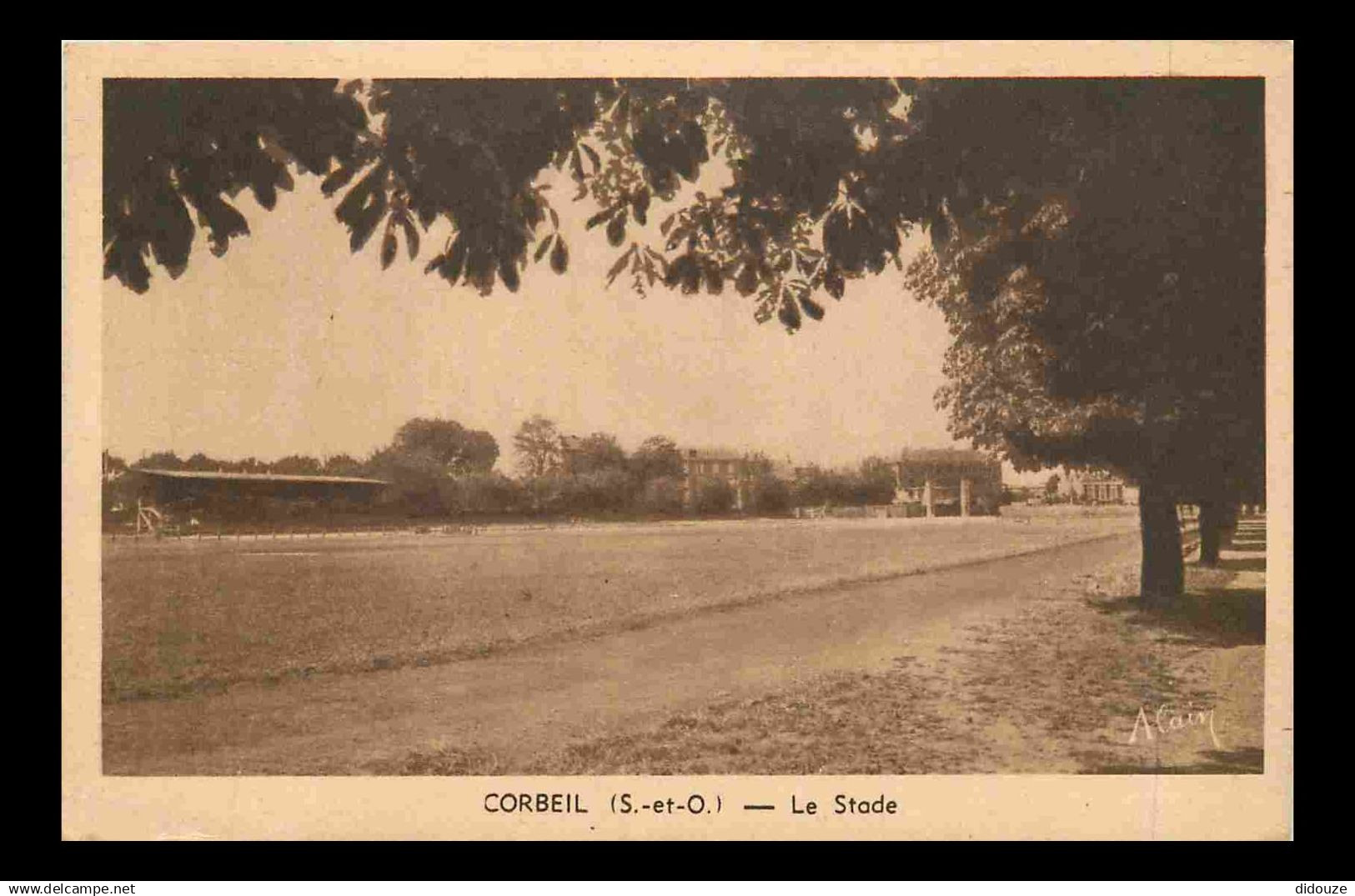 91 - Corbeil Essonnes - Le Stade - DOUBLON - CPA - Voir Scans Recto-Verso