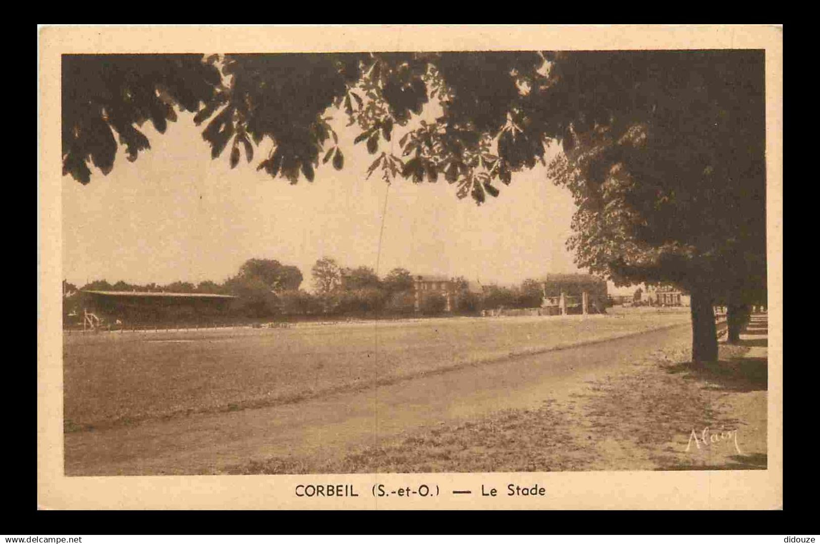 91 - Corbeil Essonnes - Le Stade - DOUBLON - CPA - Voir Scans Recto-Verso