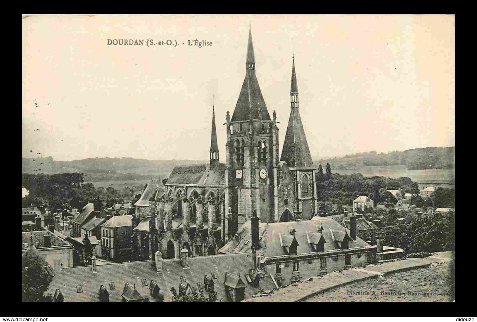 91 - Dourdan - Eglise - CPA - Voir Scans Recto-Verso