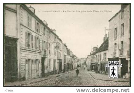 91 Longjumeau - 4. LONGJUMEAU - La Grande Rue prise de la Place de l'Eglise - cpa