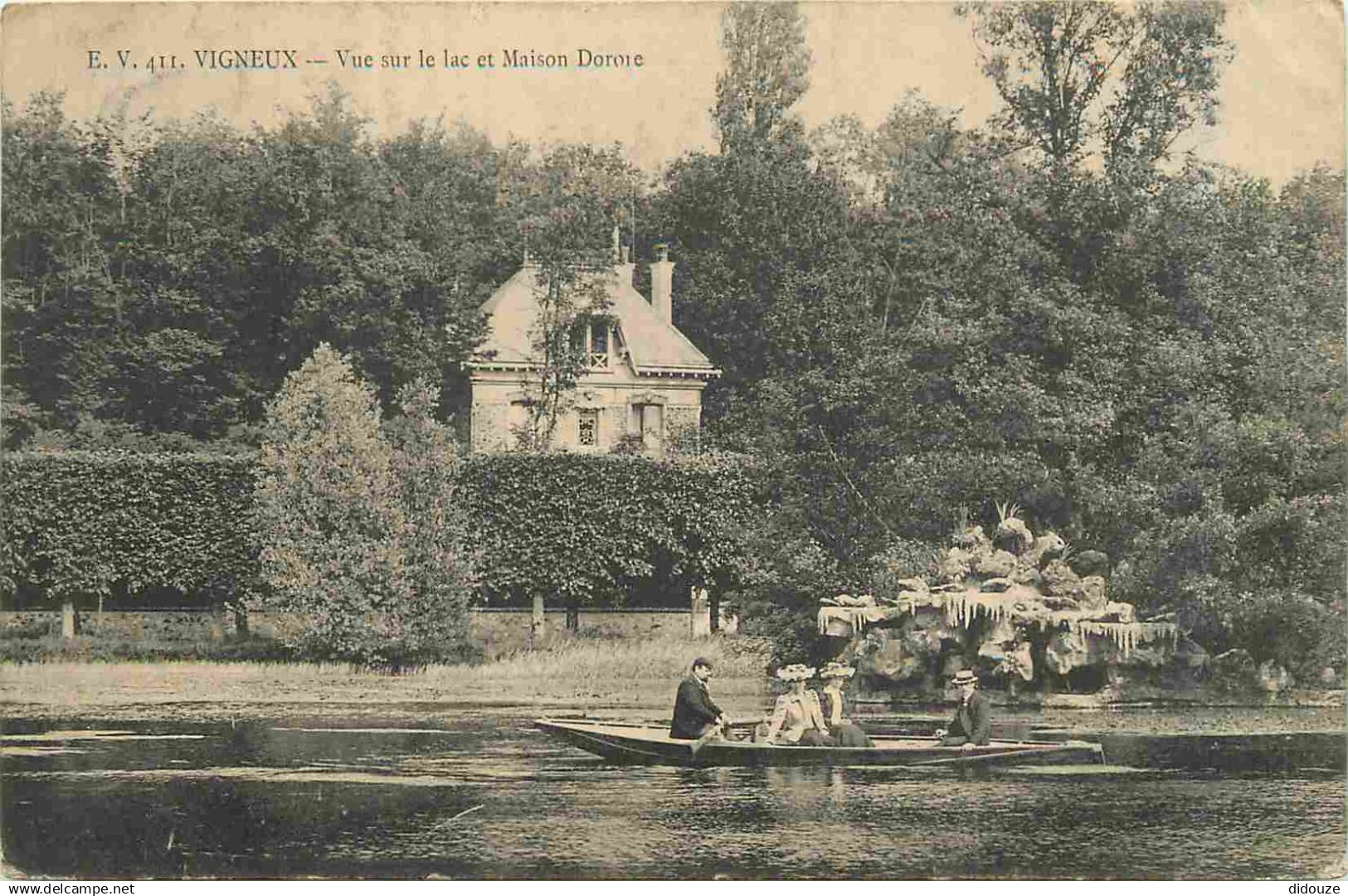 91 - Vigneux sur Seine - Vue sur le lac et Maison Dorore - Animée - CPA - Voir Scans Recto-Verso