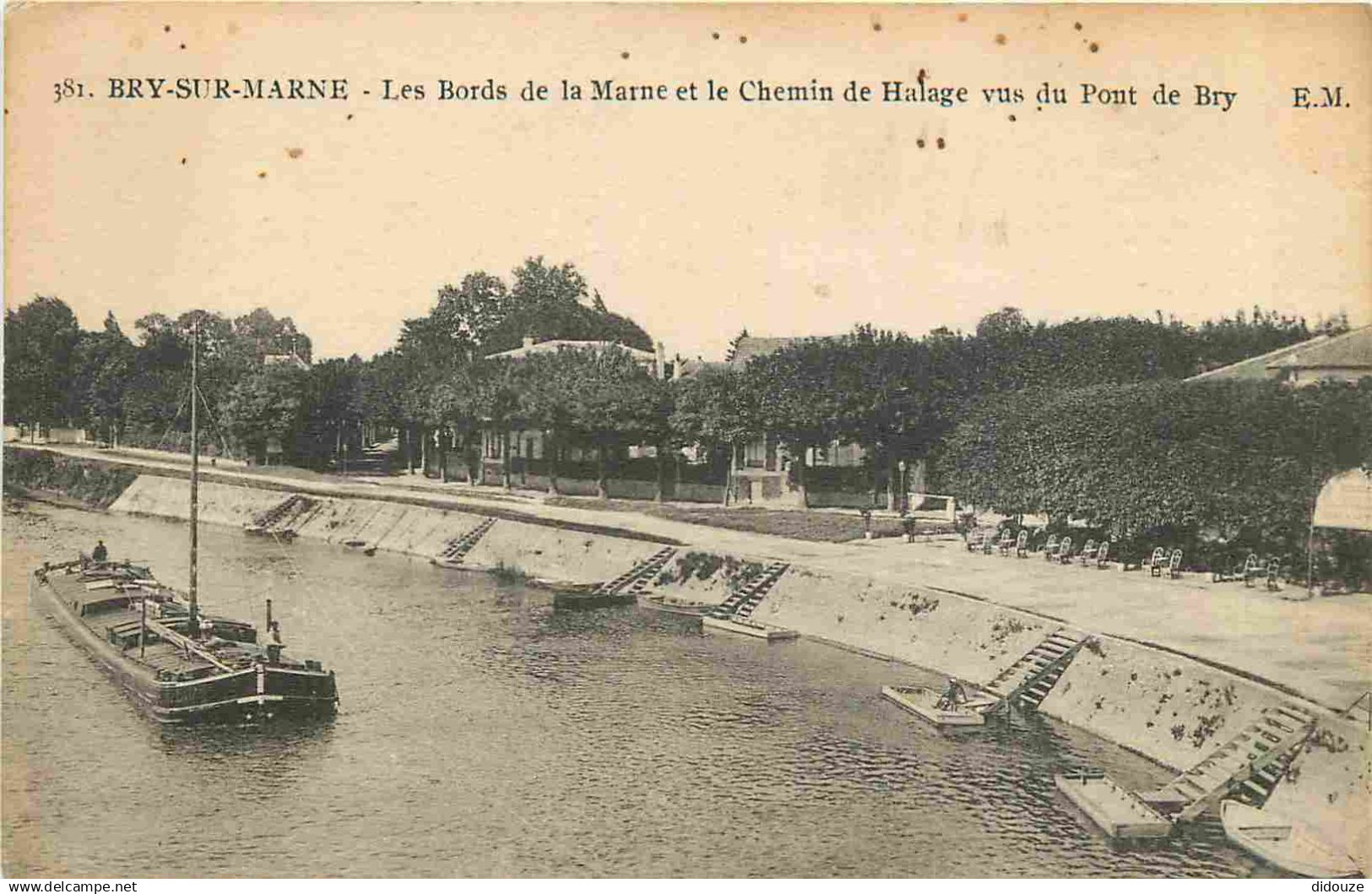 94 - Bry sur Marne - Les Bords de la Marne et le Chemin de Halage vus du Pont de Bry - Péniche - CPA - Voir Scans Recto-