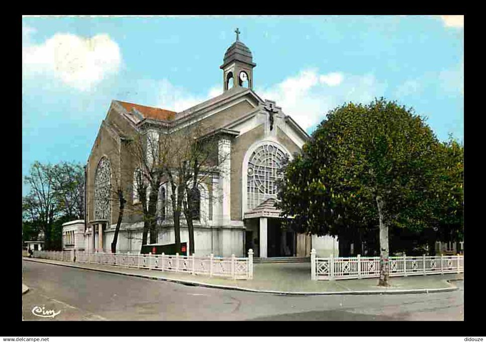 94 - La Varenne Saint Hilaire - L'Eglise Saint Hilaire - CPM - Voir Scans Recto-Verso