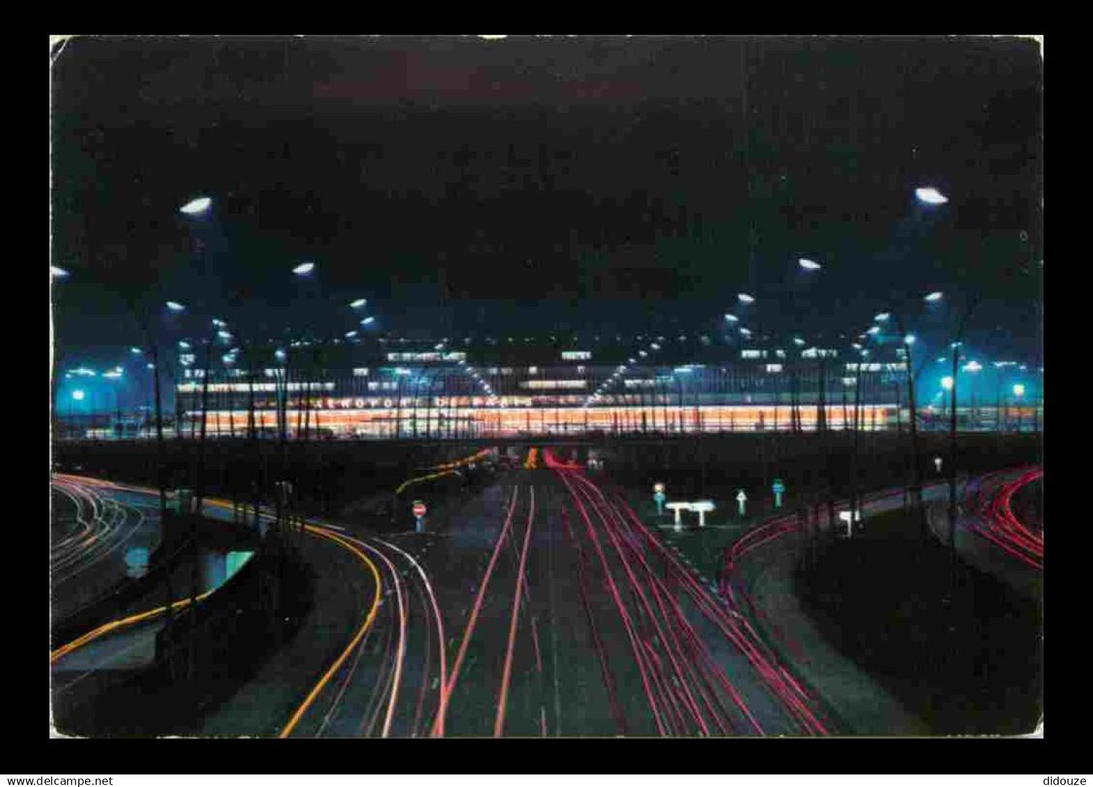 94 - Orly - Aéroport de Paris Orly - L'aérogare vue de nuit - CPM - Voir Scans Recto-Verso