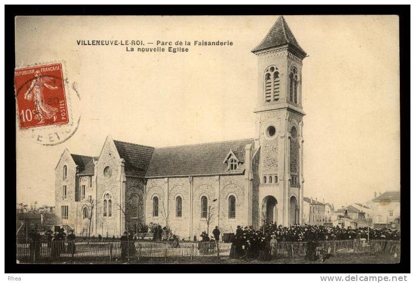 94 Villeneuve-le-Roi eglise sortie de messe D94D K94077K C94077C RH090346