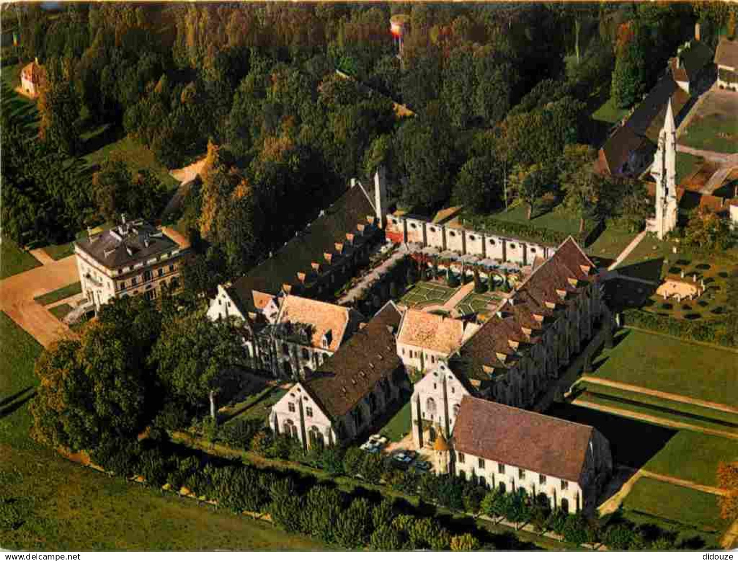 95 - Asnières sur Oise - Abbaye de Royaumont - Vue Générale aérienne - CPM - Voir Scans Recto-Verso