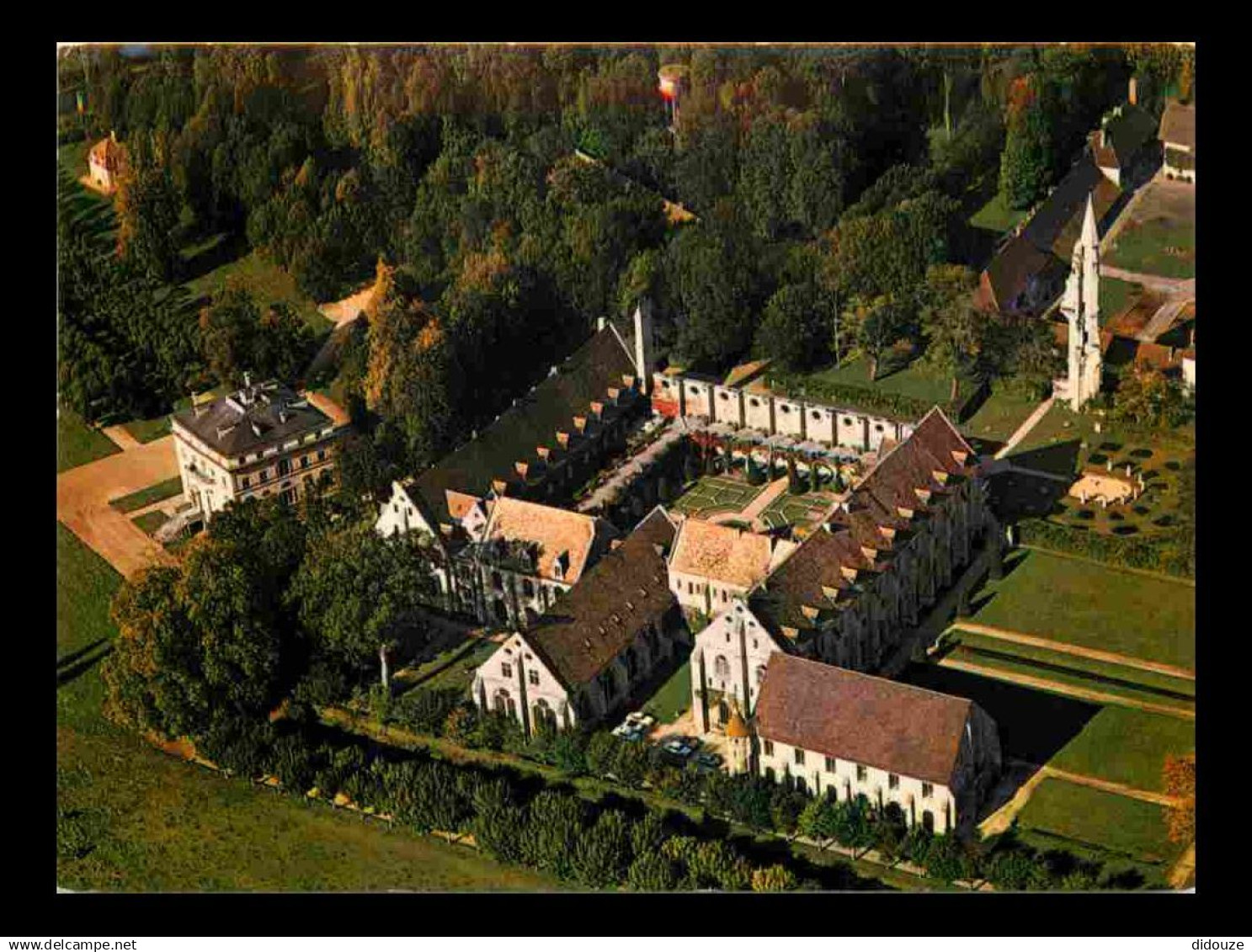 95 - Asnières sur Oise - Abbaye de Royaumont - Vue Générale aérienne - CPM - Voir Scans Recto-Verso