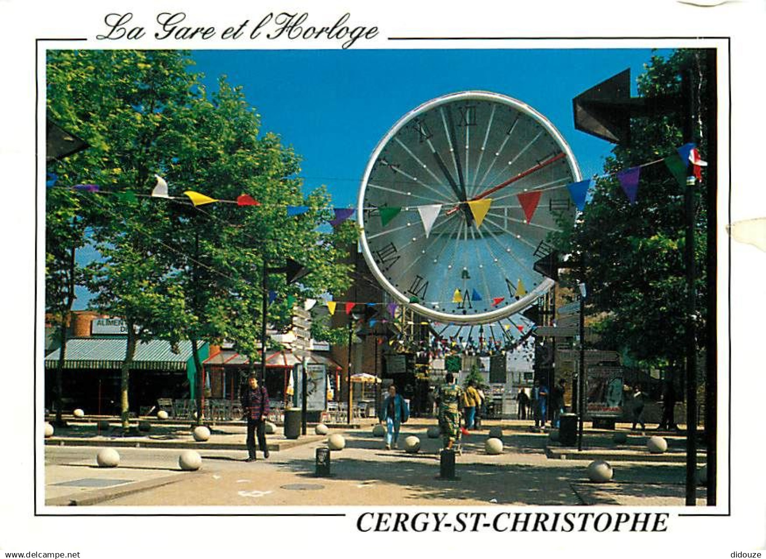 95 - Cergy Pontoise - La Gare - L'horloge - Etat froissures visibles - CPM - Voir Scans Recto-Verso