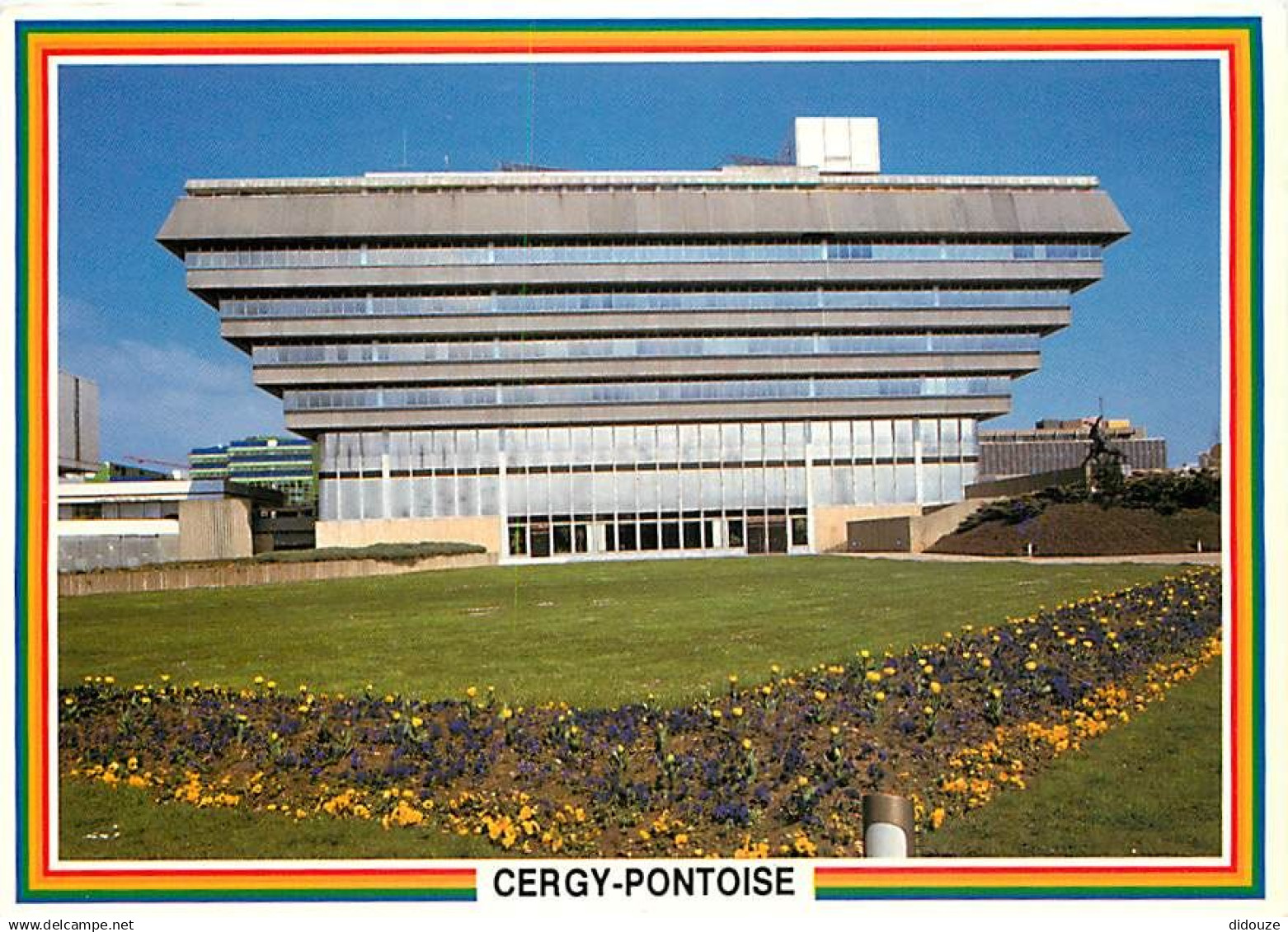 95 - Cergy Pontoise - La Préfecture - Fleurs - CPM - Voir Scans Recto-Verso