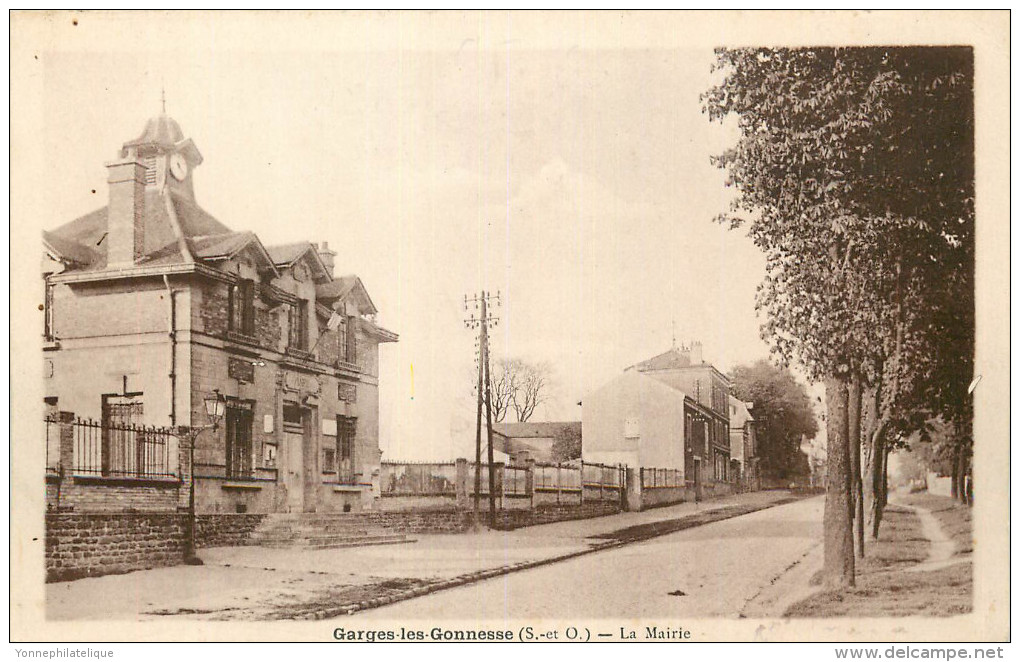 95 - GARGES les GONESSES - mairie