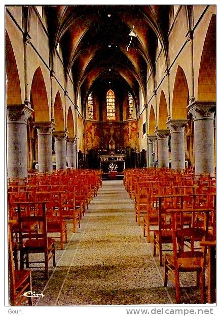 A-1-4-30 Carte postale Bièvre Intérieur de l'Eglise