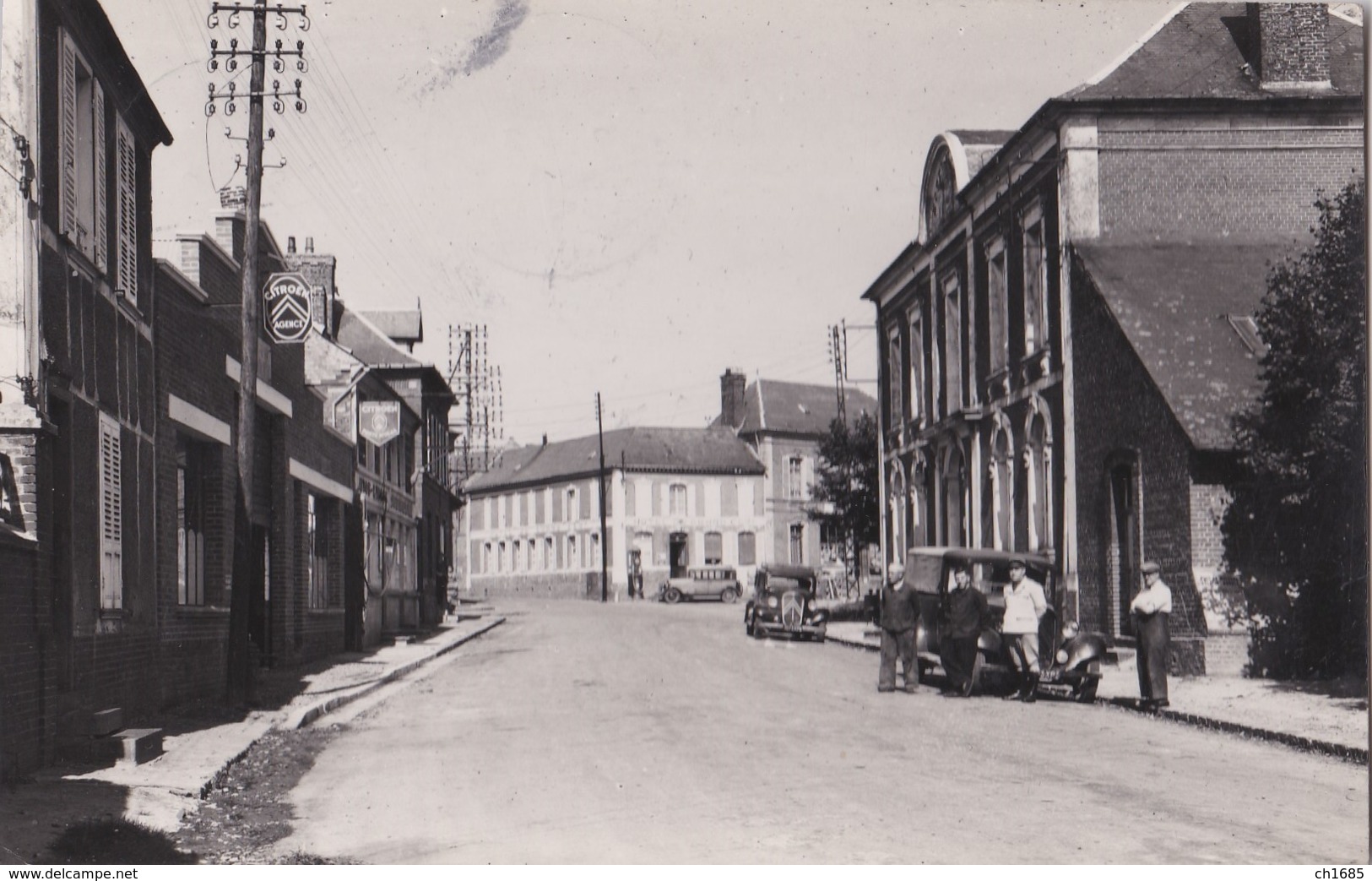 ACHEUX-en-AMIENOIS (80) Carte photo Centre ville . Voitures Gendarme " Agence Citroën "