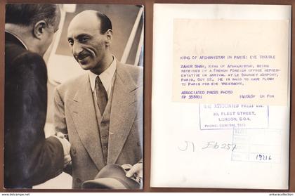 AC -  ZAHIR SHAH KING OF AFGHANISTAN 12 OCTOBER  1949 VISIT PARIS FRANCE PHOTOGRAPH