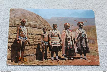 Cpm, Zulus in tribal dress, Zulus en costume tribal, Afrique du sud, Drakensberg