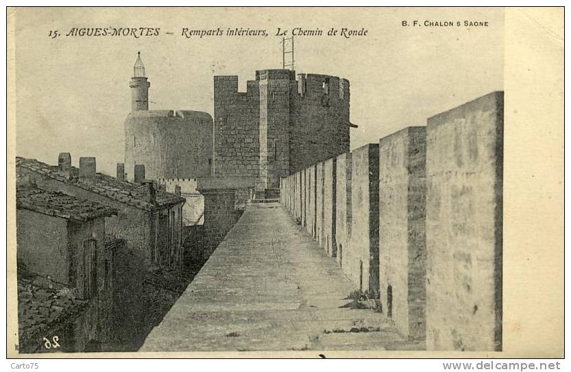 AIGUES-MORTES 30 - Remparts